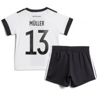 Tyskland Thomas Muller #13 Replika babykläder Hemmaställ Barn VM 2022 Kortärmad (+ korta byxor)